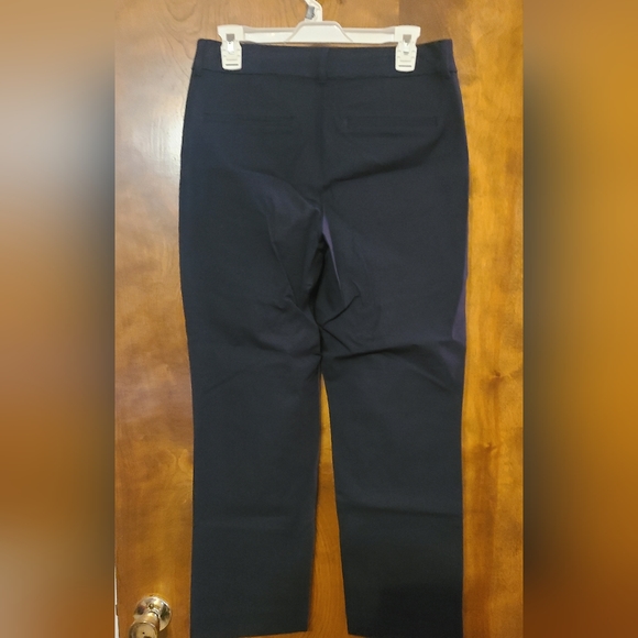 Old Navy High Rise Pixie Pant - Picture 2 of 4
